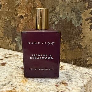 Dupe of Baccarat Rouge.        SAND + FOG Jasmine & Cedarwood Perfume Oil